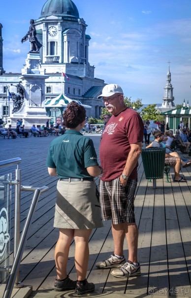 ЛЮДИ НА УЛИЦАХ КВЕБЕКА