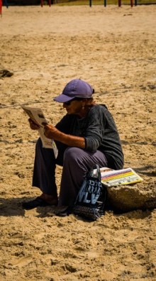 УТРОМ В БАТ ЯМЕ ВДОЛЬ БЕРЕГА МОРЯ