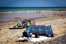 CROMER В НОРФОЛКЕ- СИНЕЕ НЕБО, СИНЕЕ МОРЕ