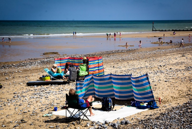 CROMER В НОРФОЛКЕ- СИНЕЕ НЕБО, СИНЕЕ МОРЕ