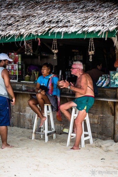 PHI PHI ISLANDS - ЛЮДИ