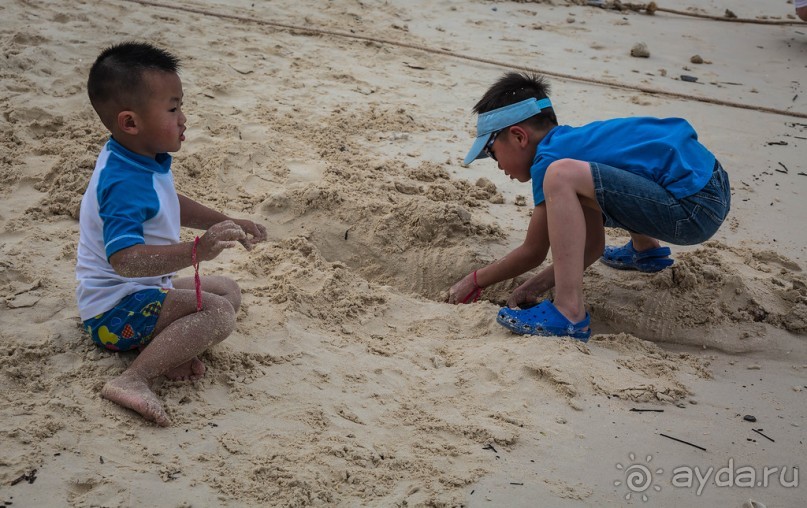 PHI PHI ISLANDS - ЛЮДИ