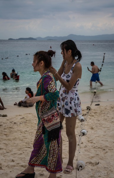 PHI PHI ISLANDS - ЛЮДИ