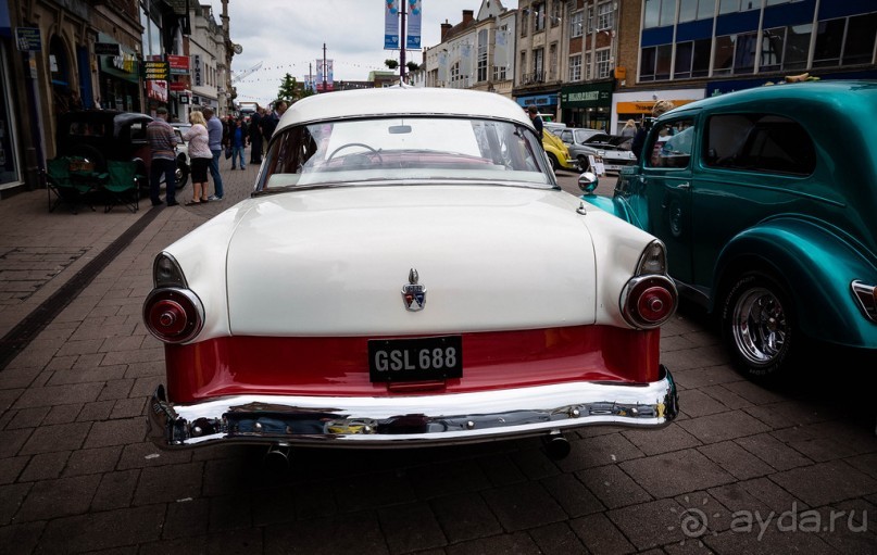 КРЕПЧЕ ЗА БАРАНКУ ДЕРЖИСЬ ШОФЕР