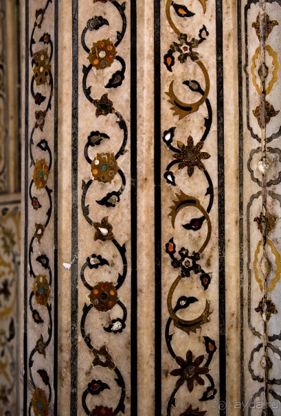 КРАСНЫЙ ФОРТ В АГРЕ