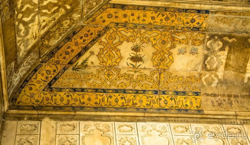 КРАСНЫЙ ФОРТ В АГРЕ