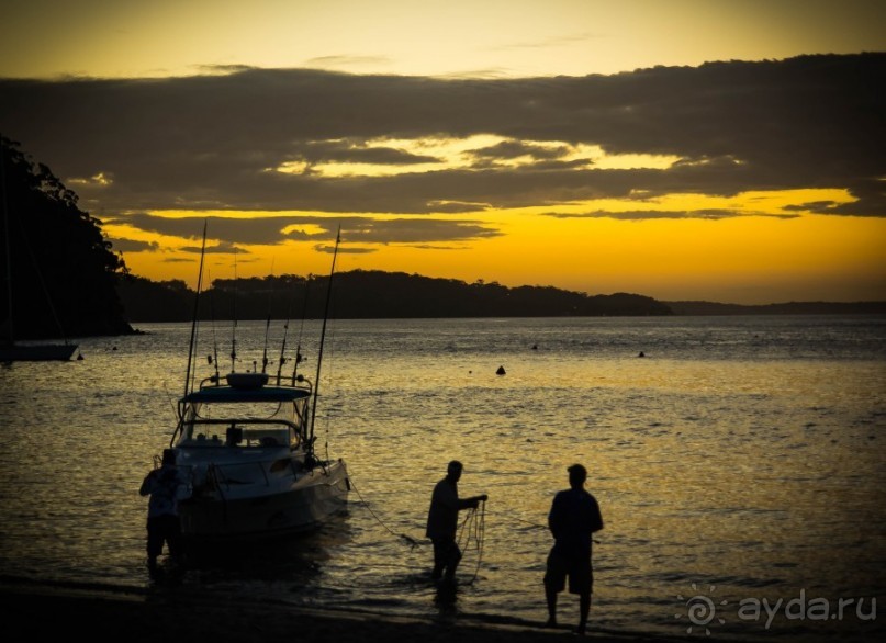 DARLING HARBOUR IN THE EVENING - SYDNEY