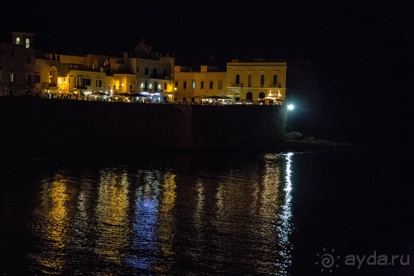 ГАЛИПОЛИ В ИТАЛИИ ВЕЧЕРОМ