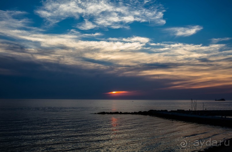 ГАЛИПОЛИ В ИТАЛИИ ВЕЧЕРОМ