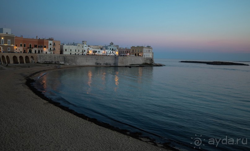 ГАЛИПОЛИ В ИТАЛИИ ВЕЧЕРОМ