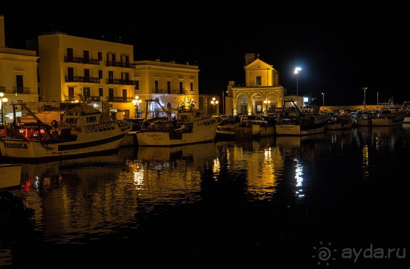ГАЛИПОЛИ В ИТАЛИИ ВЕЧЕРОМ