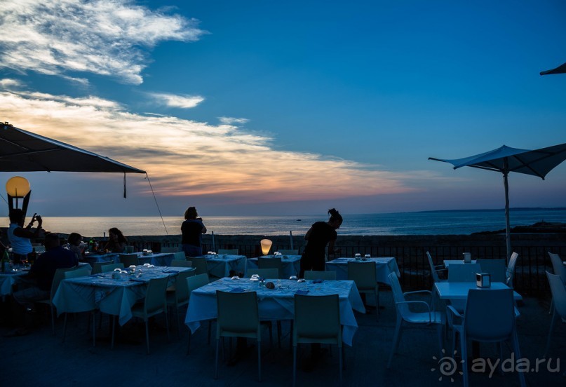 ГАЛИПОЛИ В ИТАЛИИ ВЕЧЕРОМ