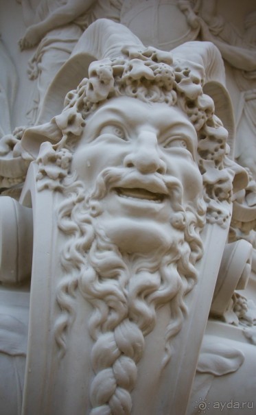 ПАСМУРНЫЙ ДЕНЬ В ВЕРСАЛЕ