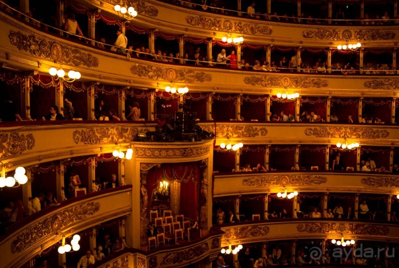 ЛА СКАЛА В МИЛАНЕ. ДУОМО В МИЛАНЕ