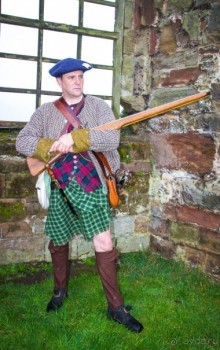 TUTBURY CASTLE В КОНЦЕ МАРТА