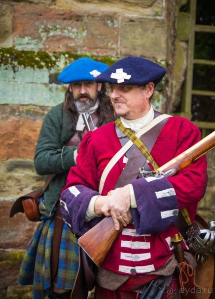 TUTBURY CASTLE В КОНЦЕ МАРТА