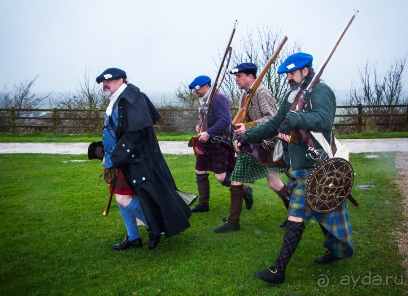 TUTBURY CASTLE В КОНЦЕ МАРТА