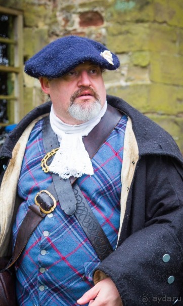 TUTBURY CASTLE В КОНЦЕ МАРТА