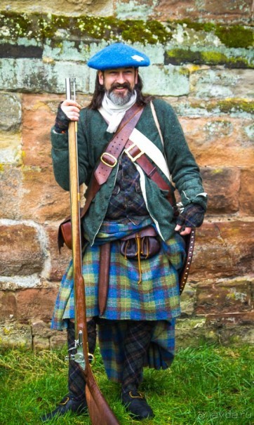 TUTBURY CASTLE В КОНЦЕ МАРТА