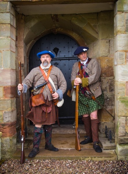 TUTBURY CASTLE В КОНЦЕ МАРТА