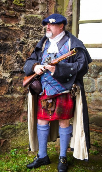 TUTBURY CASTLE В КОНЦЕ МАРТА