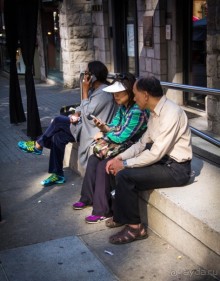 МОНРЕАЛЬ - ПРОГУЛКА УТРОМ. КАНАДА, МОНРЕАЛЬ. ЛЮДИ НА УЛИЦАХ