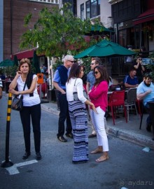 МОНРЕАЛЬ - ПРОГУЛКА УТРОМ. КАНАДА, МОНРЕАЛЬ. ЛЮДИ НА УЛИЦАХ