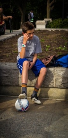 МОНРЕАЛЬ - ПРОГУЛКА УТРОМ. КАНАДА, МОНРЕАЛЬ. ЛЮДИ НА УЛИЦАХ