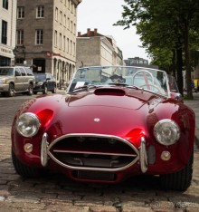 МОНРЕАЛЬ - ПРОГУЛКА УТРОМ. КАНАДА, МОНРЕАЛЬ. ЛЮДИ НА УЛИЦАХ