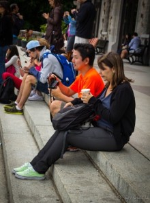 МОНРЕАЛЬ - ПРОГУЛКА УТРОМ. КАНАДА, МОНРЕАЛЬ. ЛЮДИ НА УЛИЦАХ