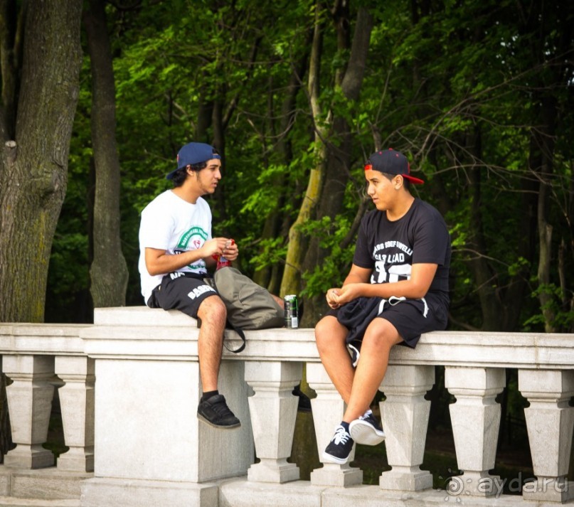 МОНРЕАЛЬ - ПРОГУЛКА УТРОМ. КАНАДА, МОНРЕАЛЬ. ЛЮДИ НА УЛИЦАХ