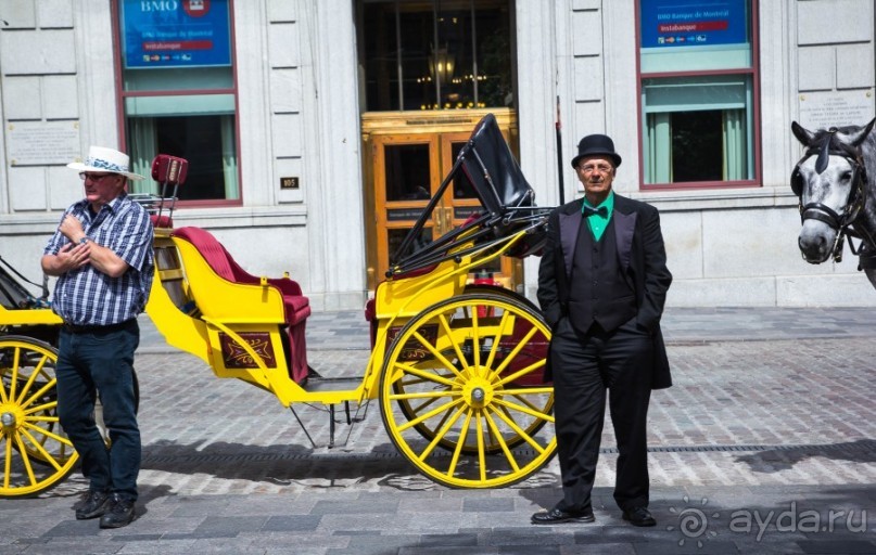 МОНРЕАЛЬ - ПРОГУЛКА УТРОМ. КАНАДА, МОНРЕАЛЬ. ЛЮДИ НА УЛИЦАХ