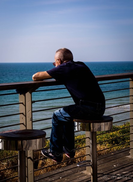 БАТ ЯМ - ВДОЛЬ БЕРЕГА МОРЯ