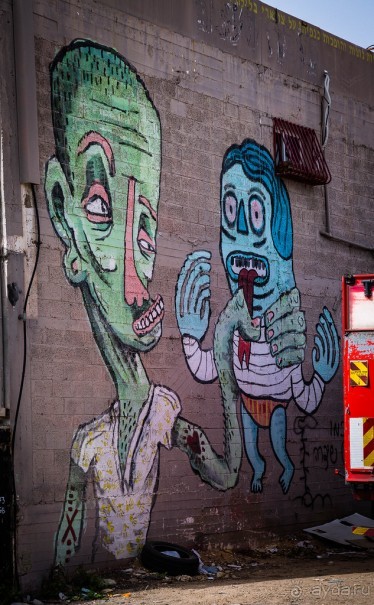 ЦВЕТЫ, ГРАФФИТИ И ОСМАНСКО-ТУРЕЦКАЯ ВОДЯНАЯ БАШНЯ