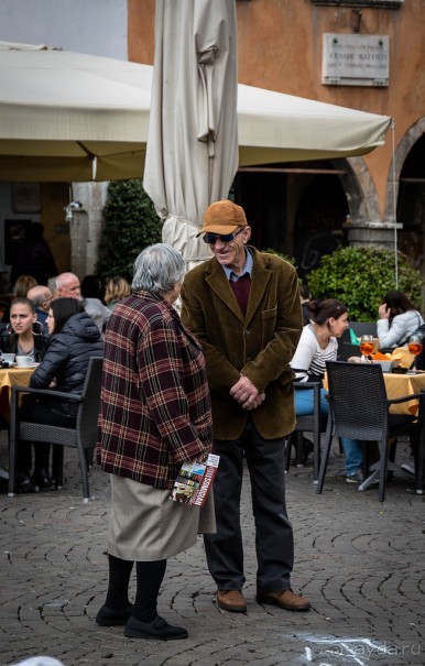 Альбом отзыва "TRENTO НА СЕВЕРЕ ИТАЛИИ В БАЗАРНЫЙ ДЕНЬ В МАРТЕ"