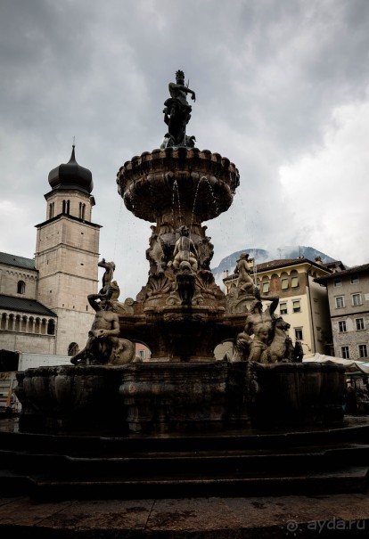 Альбом отзыва "TRENTO НА СЕВЕРЕ ИТАЛИИ В БАЗАРНЫЙ ДЕНЬ В МАРТЕ"