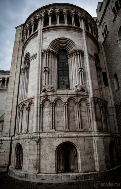 Альбом отзыва "TRENTO НА СЕВЕРЕ ИТАЛИИ В БАЗАРНЫЙ ДЕНЬ В МАРТЕ"