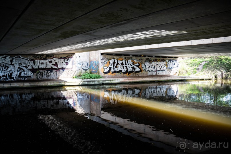 ВДОЛЬ КАНАЛА В ЛЕСТЕРЕ