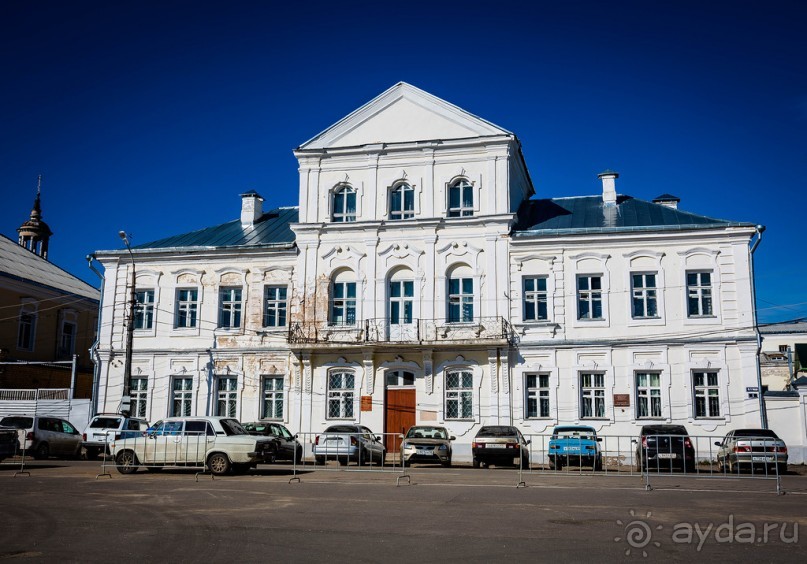 ТОРЖОК , БОРИСОГЛЕБСКИЙ МОНАСТЫРЬ. СТАРО-ВОЗНЕСЕНСКАЯ ЦЕРКОВЬ XVIII В И БЕЛЫЙ ДОМ В ТОРЖКЕ