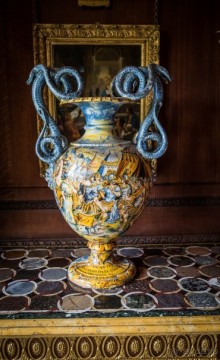 Альбом отзыва "ВЫСТАВКА ЦВЕТОВ В BURGHLEY HOUSE (продолжение)"