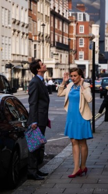 ЛЮДИ НА УЛИЦАХ ЛОНДОНА В НАЧАЛЕ МАРТА