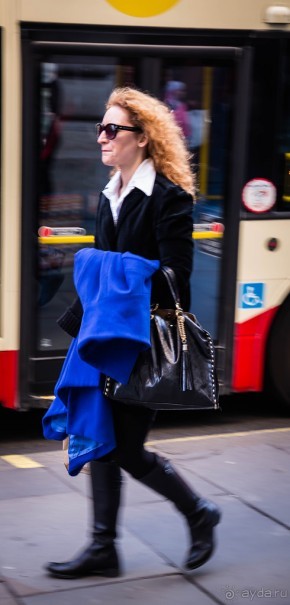 ЛЮДИ НА УЛИЦАХ ЛОНДОНА В НАЧАЛЕ МАРТА