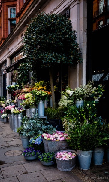 ЛЮДИ НА УЛИЦАХ ЛОНДОНА В НАЧАЛЕ МАРТА