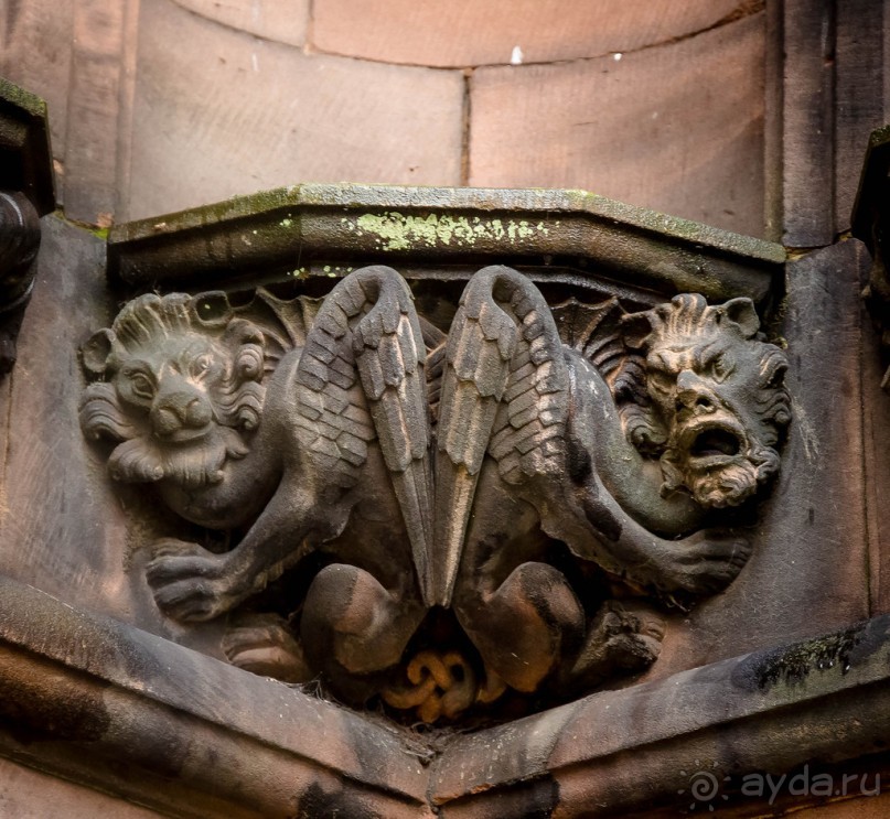 КАМЕННАЯ РЕЗЬБА НА СОБОРЕ В ЧЕСТЕРЕ