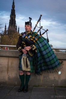 ЭДИНБУРГ В ПОГОЖИЙ ДЕНЬ В НАЧАЛЕ НОЯБРЯ