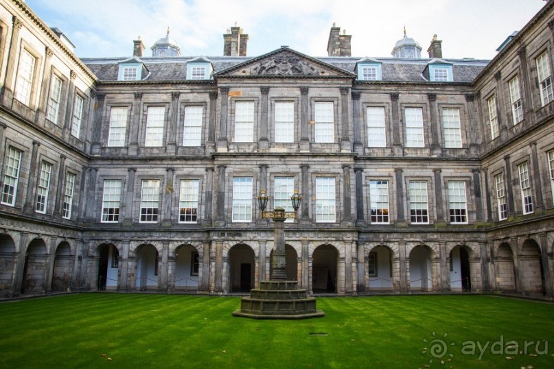 ЭДИНБУРГ В ПОГОЖИЙ ДЕНЬ В НАЧАЛЕ НОЯБРЯ