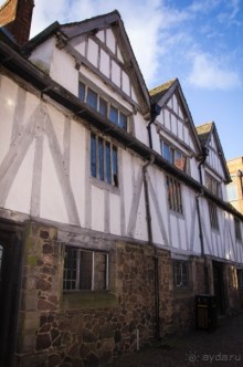 ВОКРУГ СОБОРА СВ. МАРТИНА В ЛЕСТЕРЕ