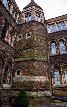 Альбом отзыва "RUGBY В НАЧАЛЕ МАРТА, ШКОЛА РАГБИ, ГДЕ РОДИЛАСЬ ЭТА ИГРА В 1823 ГОДУ"