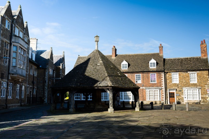 OAKHAM - ГОРОДОК