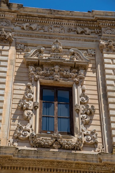 ЛЕЧЧЕ - ИЗБЫТОЧНАЯ РАДОСТЬ БАРОККО